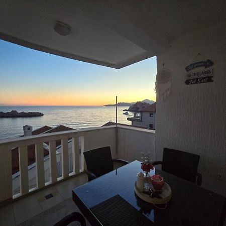 Pine&Sea Beach Retreat Светі-Стефан Екстер'єр фото