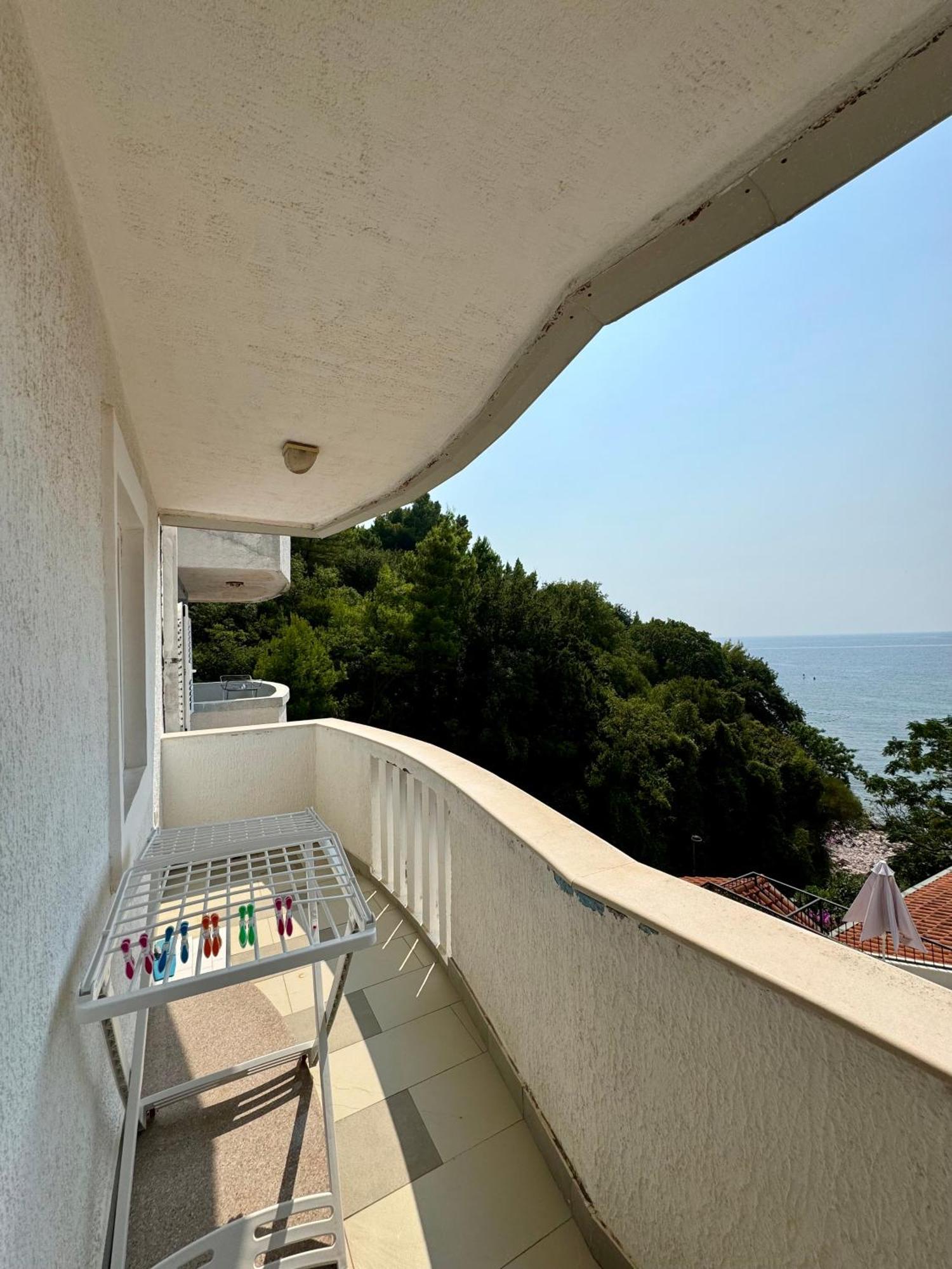 Pine&Sea Beach Retreat Светі-Стефан Екстер'єр фото