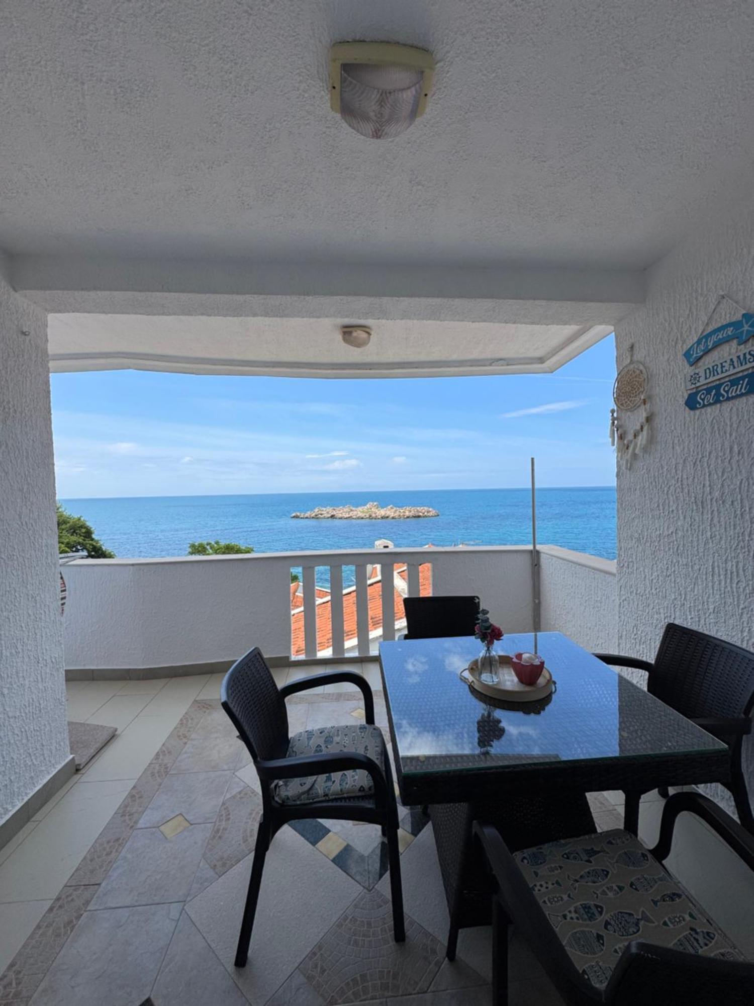 Pine&Sea Beach Retreat Светі-Стефан Екстер'єр фото